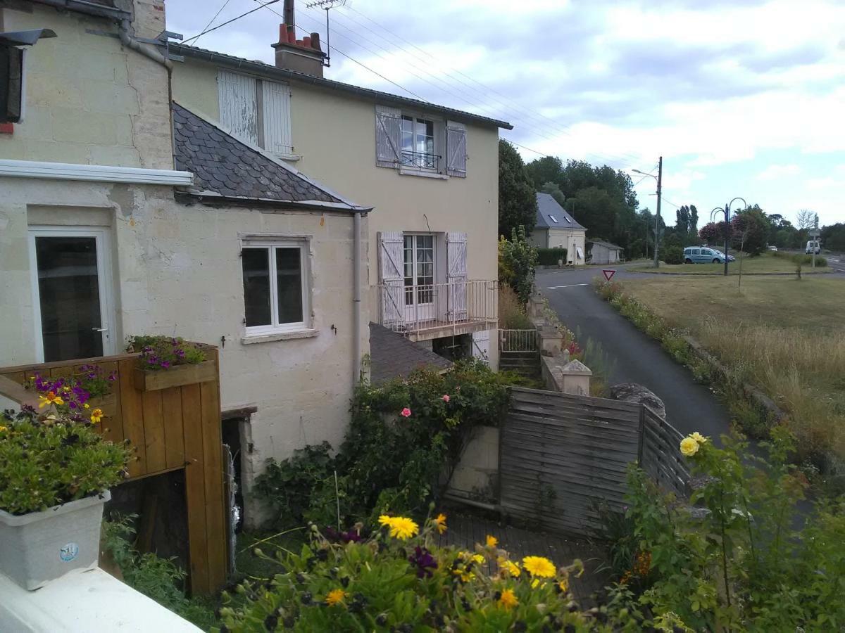 Maison De Loire Villebernier Exterior photo